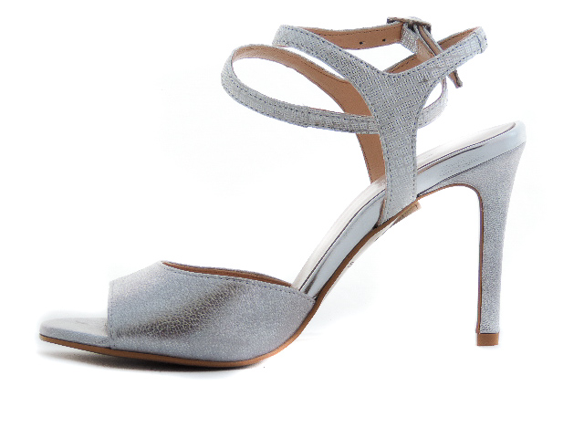 Strieborné dámske kožené sandále