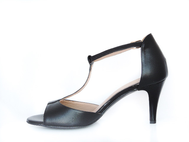 Čierne dámske kožené sandále